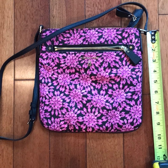 Michael Kors purse - Picture 1 of 7